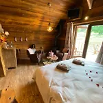 Aqualodge Insolite * Ermeton-sur-Biert