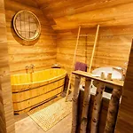 شاليه Aqualodge Insolite Ermeton-sur-Biert