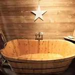 Aqualodge Insolite * Ermeton-sur-Biert