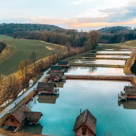 Aqualodge Insolite Chalet *