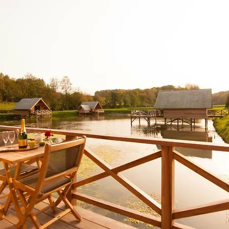 Chalet Aqualodge Insolite Ermeton-sur-Biert