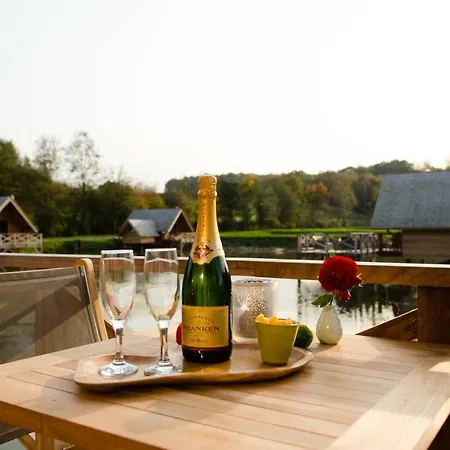 Aqualodge Insolite * Ermeton-sur-Biert