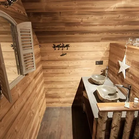 Chalet Aqualodge Insolite Ermeton-sur-Biert