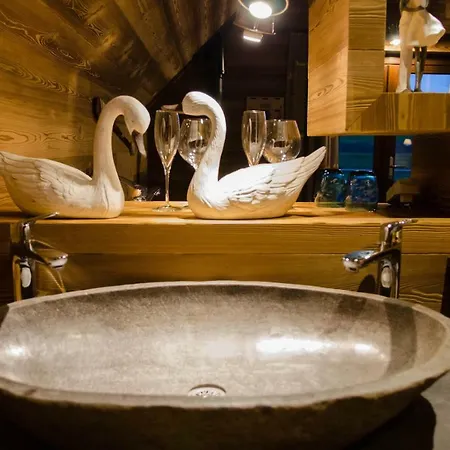 Chalet Aqualodge Insolite Ermeton-sur-Biert
