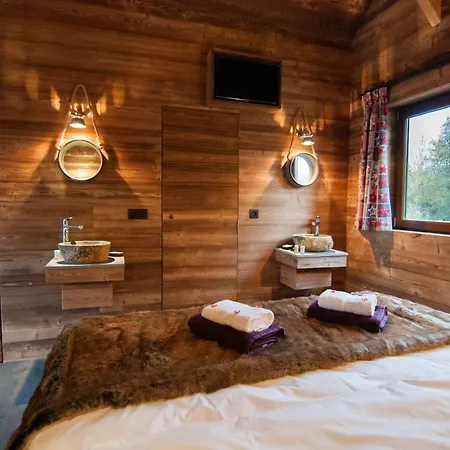 Aqualodge Insolite Шале Ermeton-sur-Biert